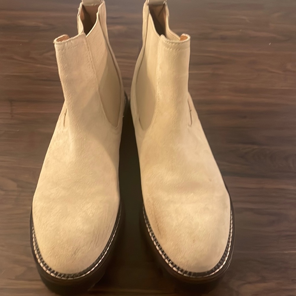 Caslon Water Resistant Beige Suede Chelsea boots, size 7.5